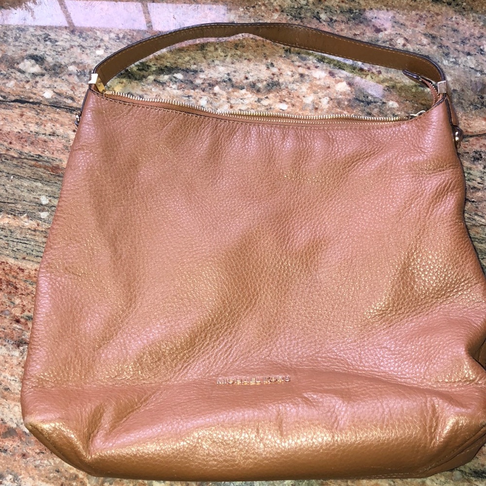 Michael Kors Purse (barely ever used— like new)